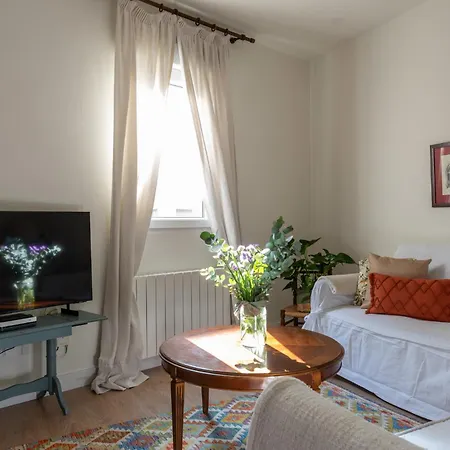 Sweet Apartment *